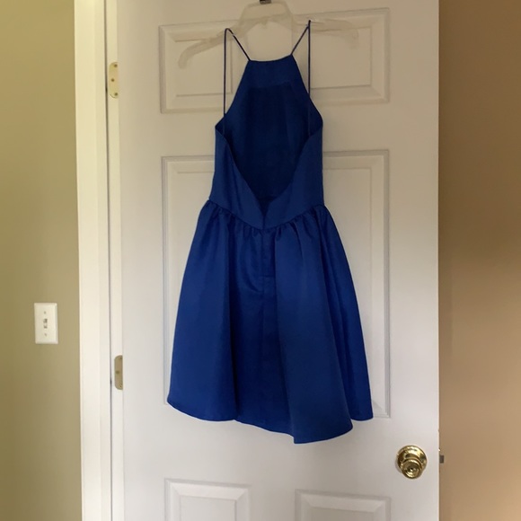 Like new party dress - Picture 2 of 2